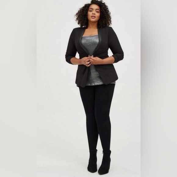 Torrid Studio Crepe Pu Trim Blazer - NEW - Size 18/20 (2) - Picture 2 of 9